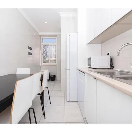 Lejlighed Houze Spacious 4 Bedroom Flat Near Zoo Lisboa